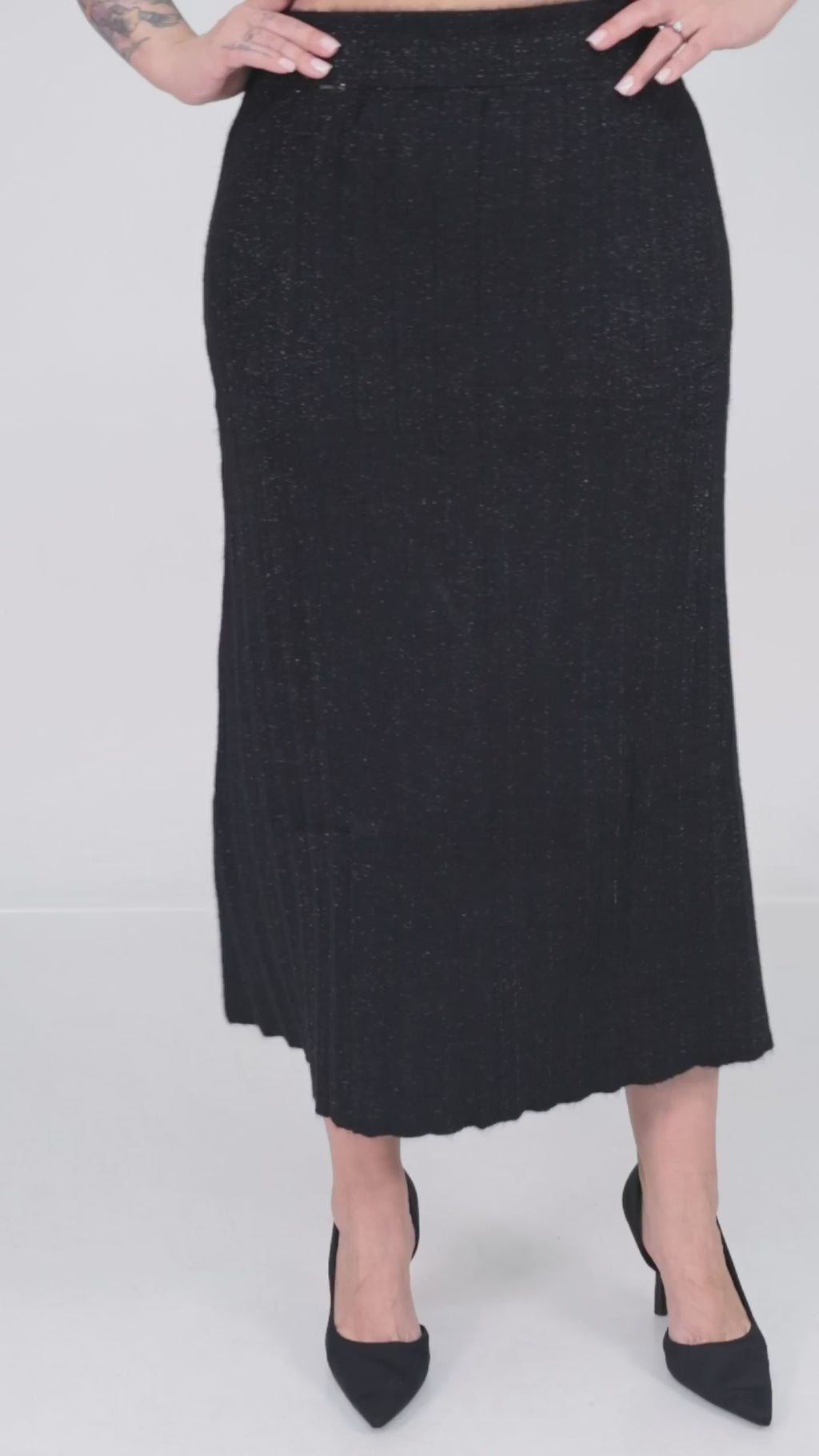 ZIQUES Ribbed Shimmer Flared Midi Skirt